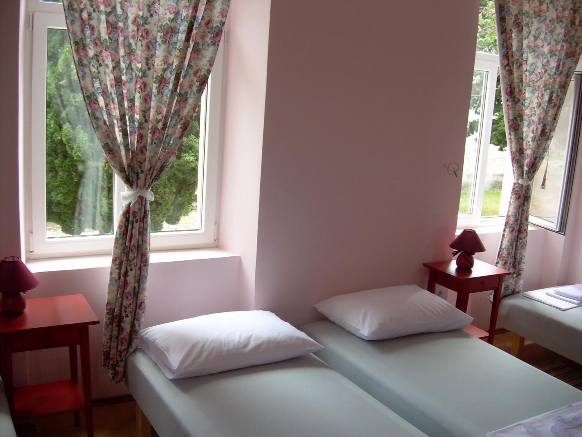Phara Hostel Gdinj Εξωτερικό φωτογραφία